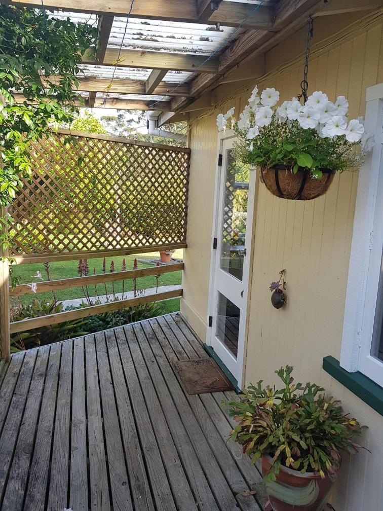 Rose Cottage Tryphena 外观 照片